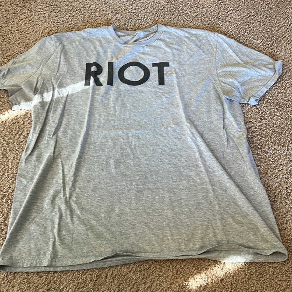 Men’s XL Grey Riot T-Shirt